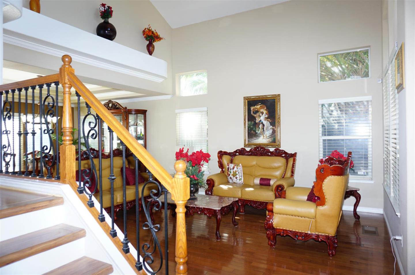 Detail Gallery Image 12 of 22 For 9402 Rodeo Dr, Gilroy,  CA 95020 - 6 Beds | 2/1 Baths