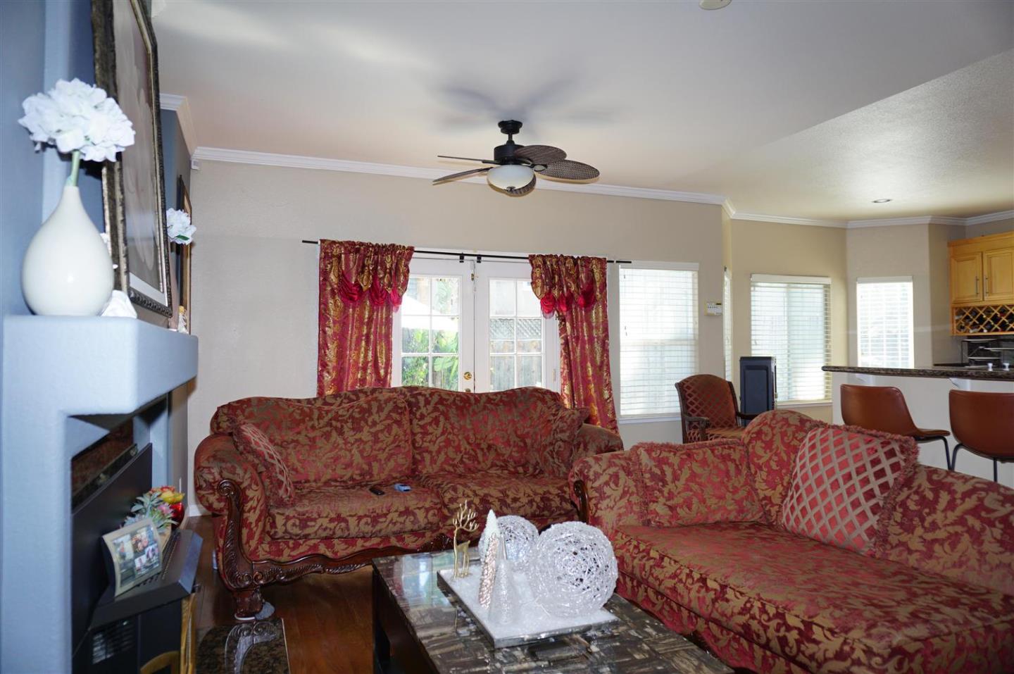 Detail Gallery Image 5 of 22 For 9402 Rodeo Dr, Gilroy,  CA 95020 - 6 Beds | 2/1 Baths