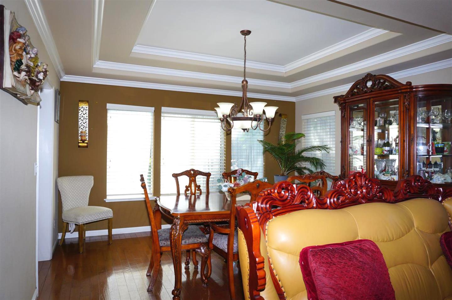 Detail Gallery Image 6 of 22 For 9402 Rodeo Dr, Gilroy,  CA 95020 - 6 Beds | 2/1 Baths