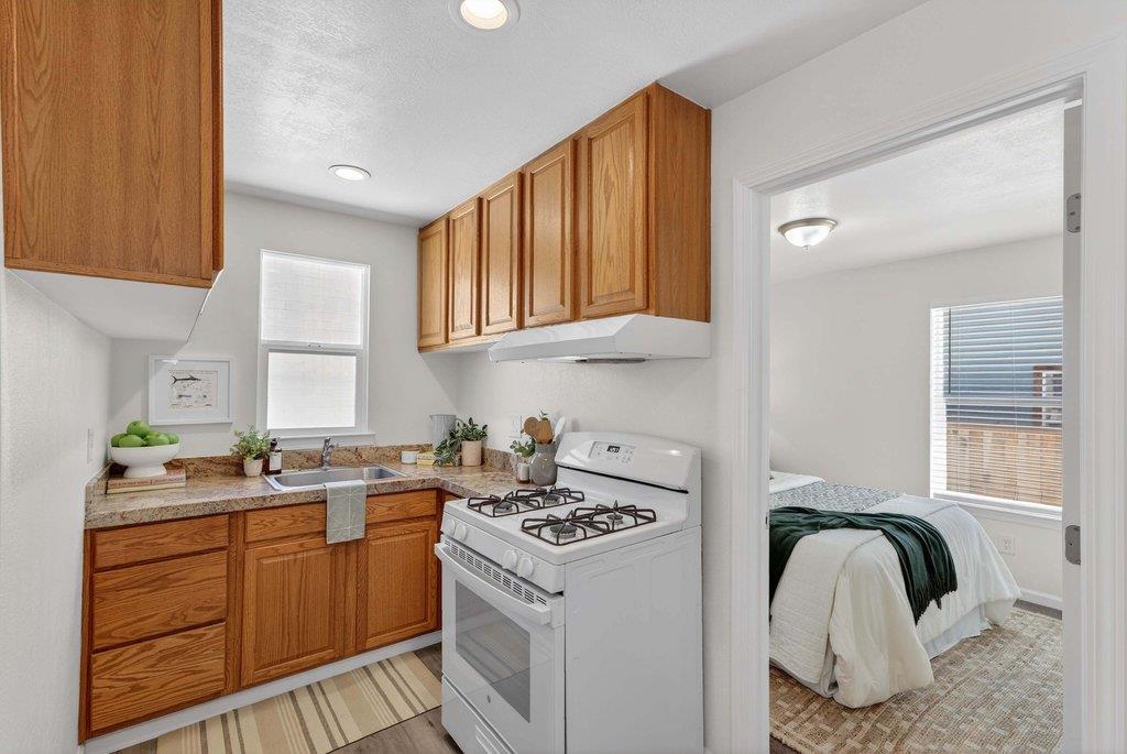 Detail Gallery Image 14 of 35 For 152 Grove St, Watsonville,  CA 95076 - 3 Beds | 1 Baths