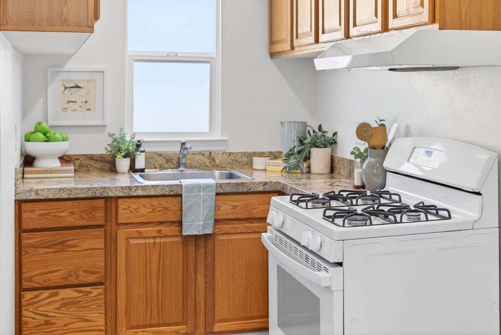 Detail Gallery Image 15 of 35 For 152 Grove St, Watsonville,  CA 95076 - 3 Beds | 1 Baths