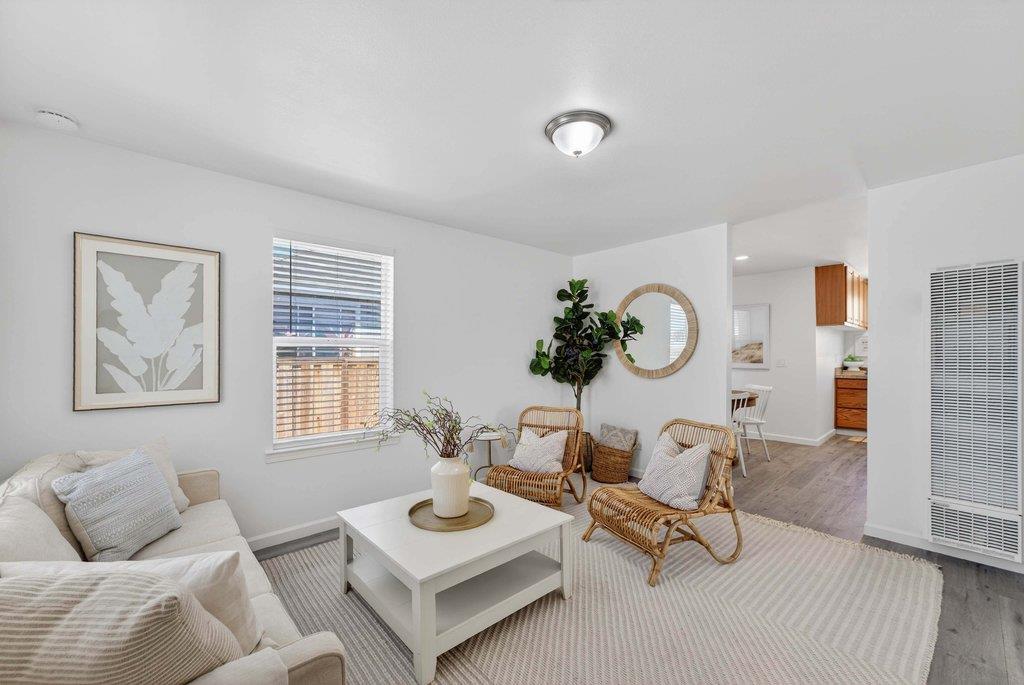 Detail Gallery Image 3 of 35 For 152 Grove St, Watsonville,  CA 95076 - 3 Beds | 1 Baths