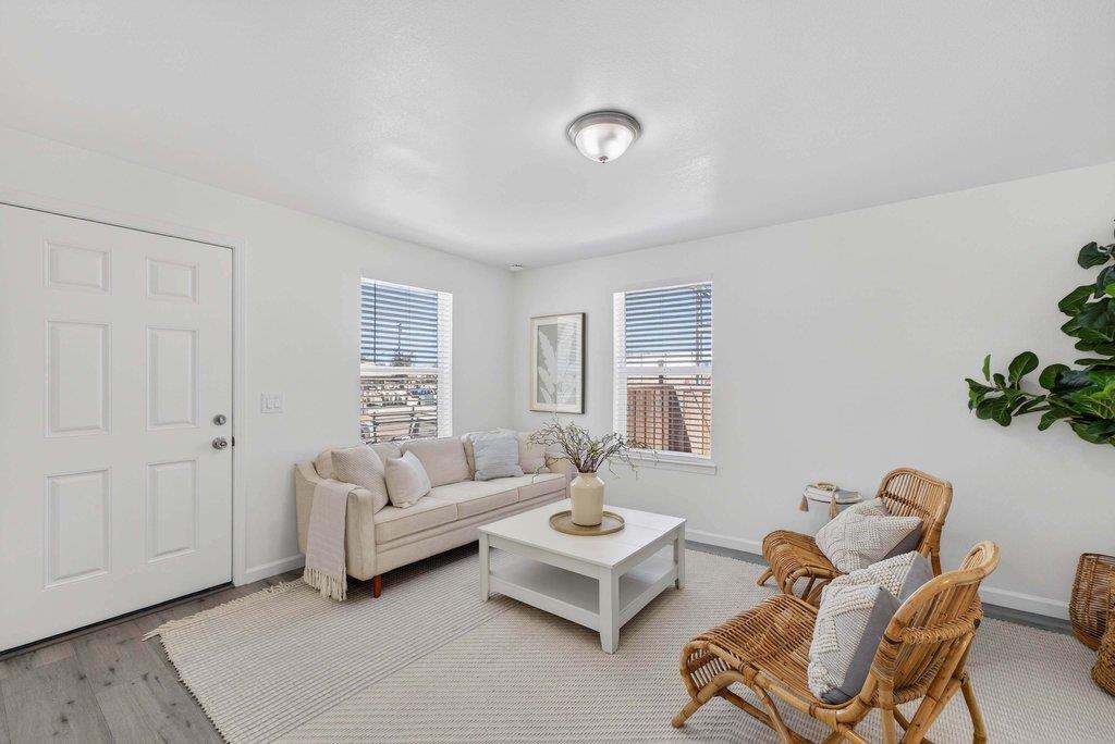 Detail Gallery Image 5 of 35 For 152 Grove St, Watsonville,  CA 95076 - 3 Beds | 1 Baths