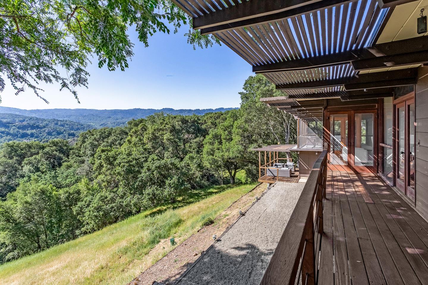 Detail Gallery Image 39 of 43 For 25 Cordova Ct, Portola Valley,  CA 94028 - 3 Beds | 3 Baths