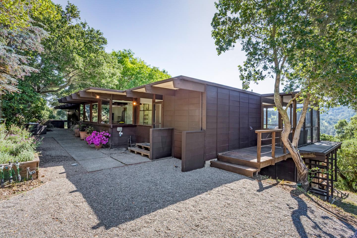 Detail Gallery Image 6 of 43 For 25 Cordova Ct, Portola Valley,  CA 94028 - 3 Beds | 3 Baths