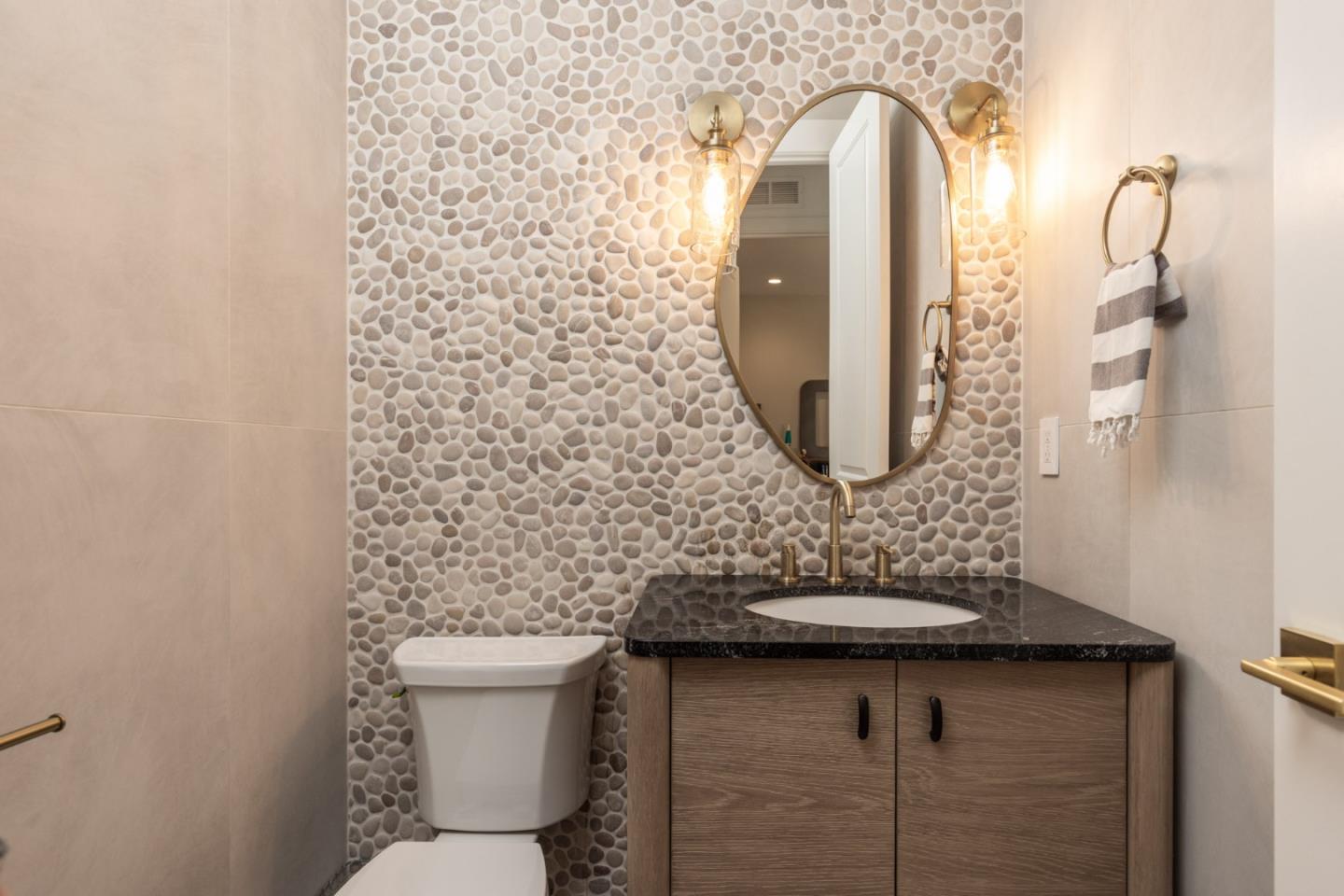 Detail Gallery Image 14 of 33 For 1771 Fairway Dr, Seaside,  CA 93955 - 5 Beds | 4/1 Baths