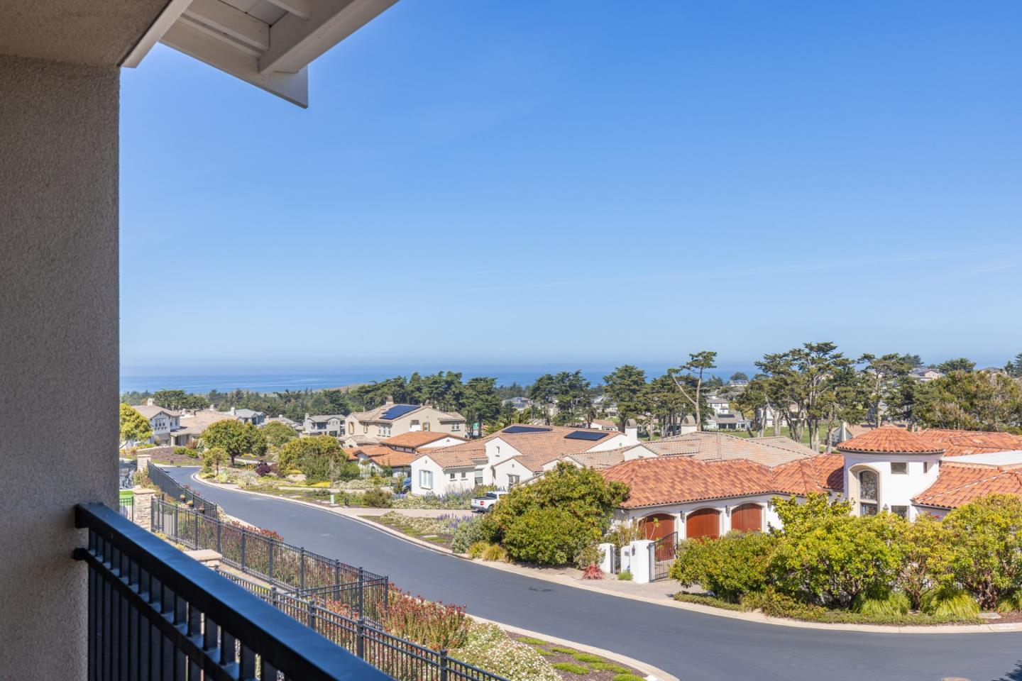 Detail Gallery Image 26 of 33 For 1771 Fairway Dr, Seaside,  CA 93955 - 5 Beds | 4/1 Baths