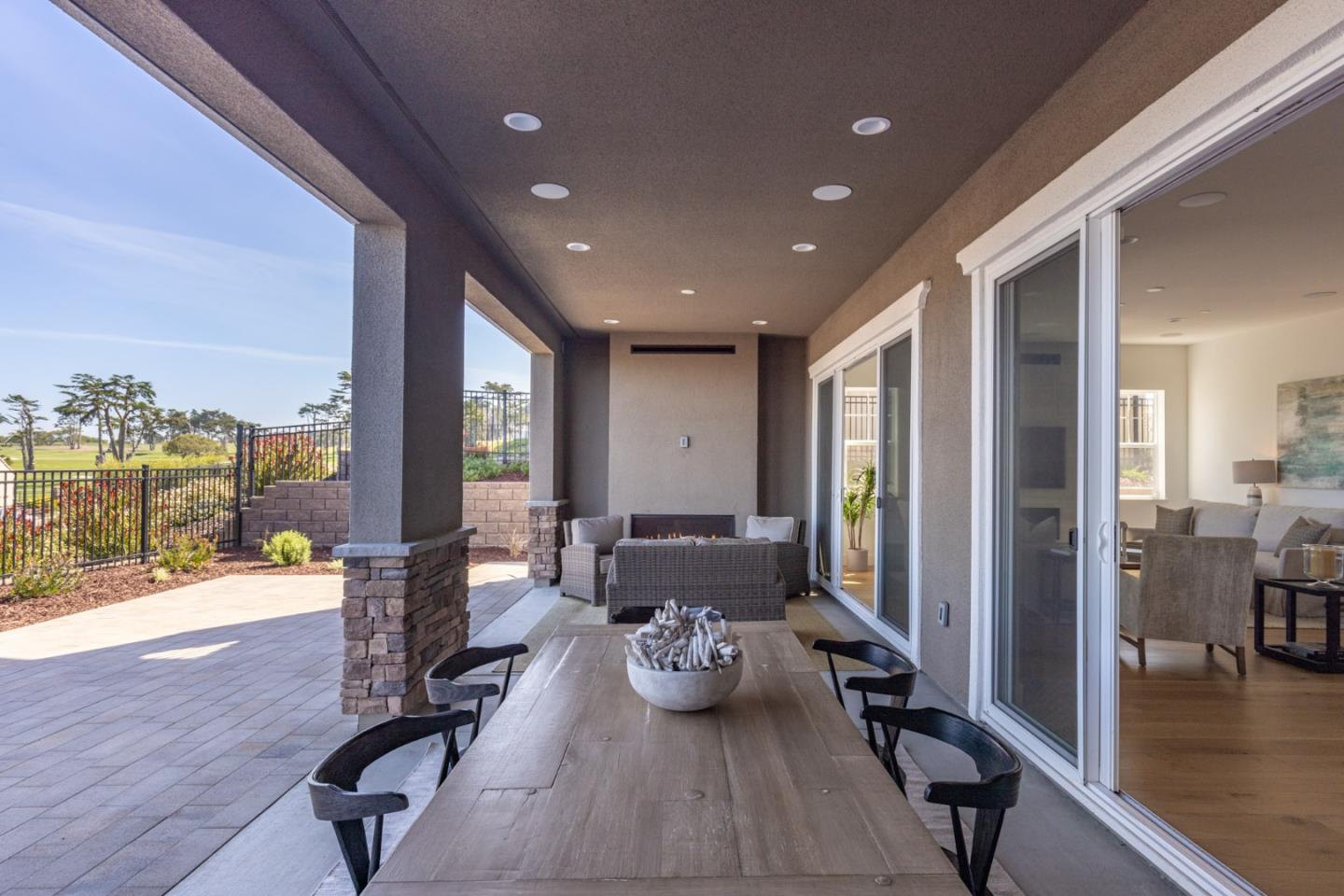 Detail Gallery Image 9 of 33 For 1771 Fairway Dr, Seaside,  CA 93955 - 5 Beds | 4/1 Baths