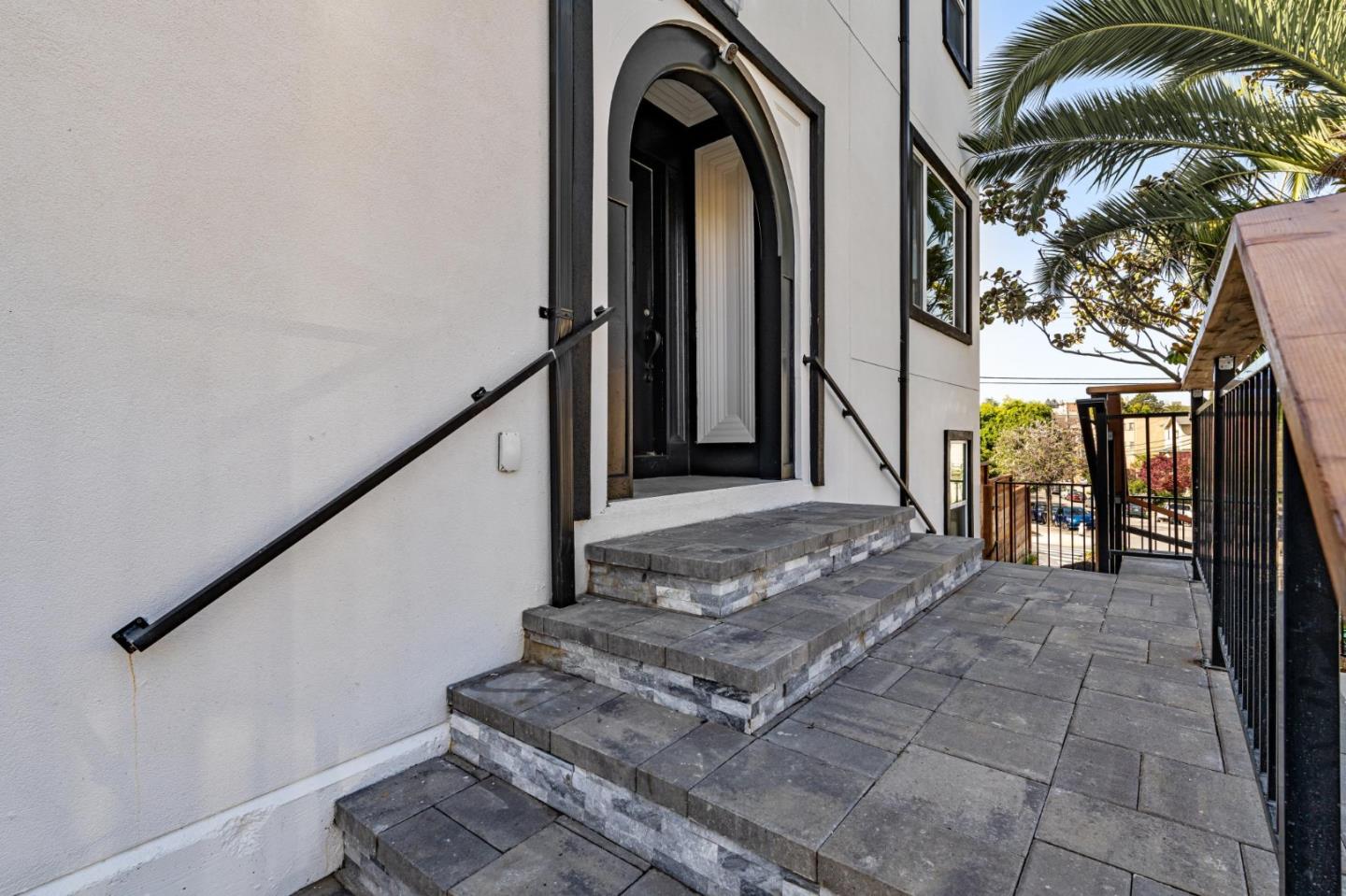 Detail Gallery Image 17 of 59 For 252 Euclid Ave, Oakland,  CA 94610 - 4 Beds | 4/1 Baths