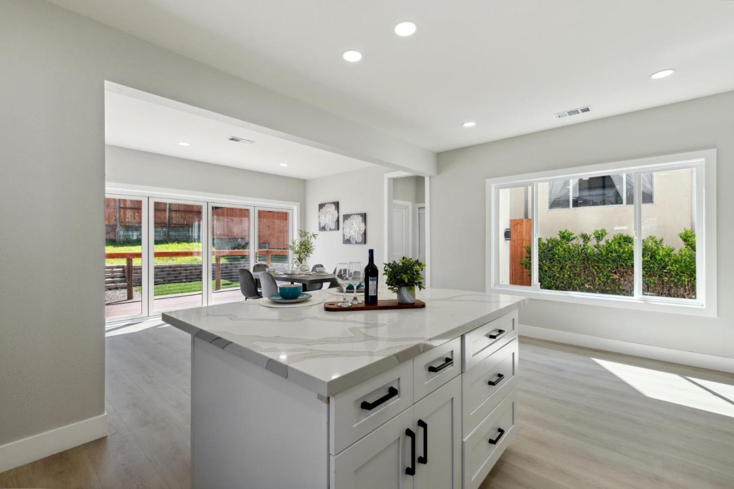 Detail Gallery Image 27 of 59 For 252 Euclid Ave, Oakland,  CA 94610 - 4 Beds | 4/1 Baths