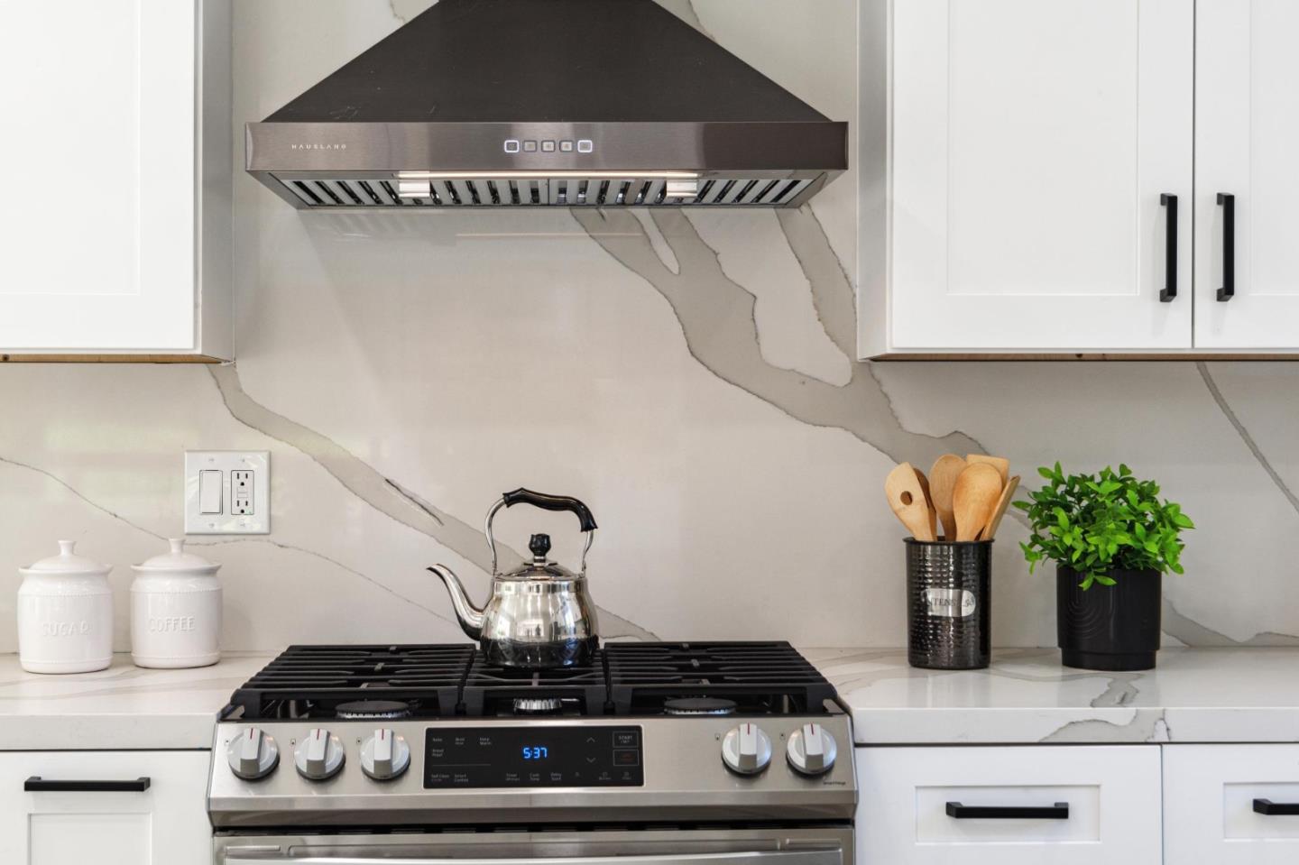 Detail Gallery Image 29 of 59 For 252 Euclid Ave, Oakland,  CA 94610 - 4 Beds | 4/1 Baths