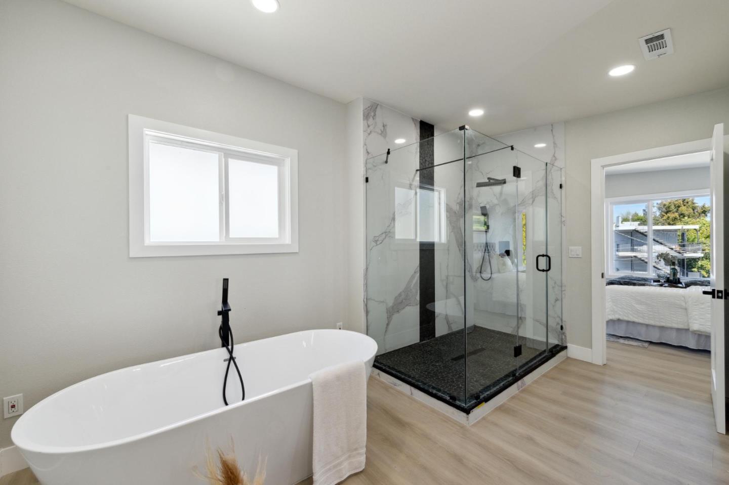 Detail Gallery Image 42 of 59 For 252 Euclid Ave, Oakland,  CA 94610 - 4 Beds | 4/1 Baths