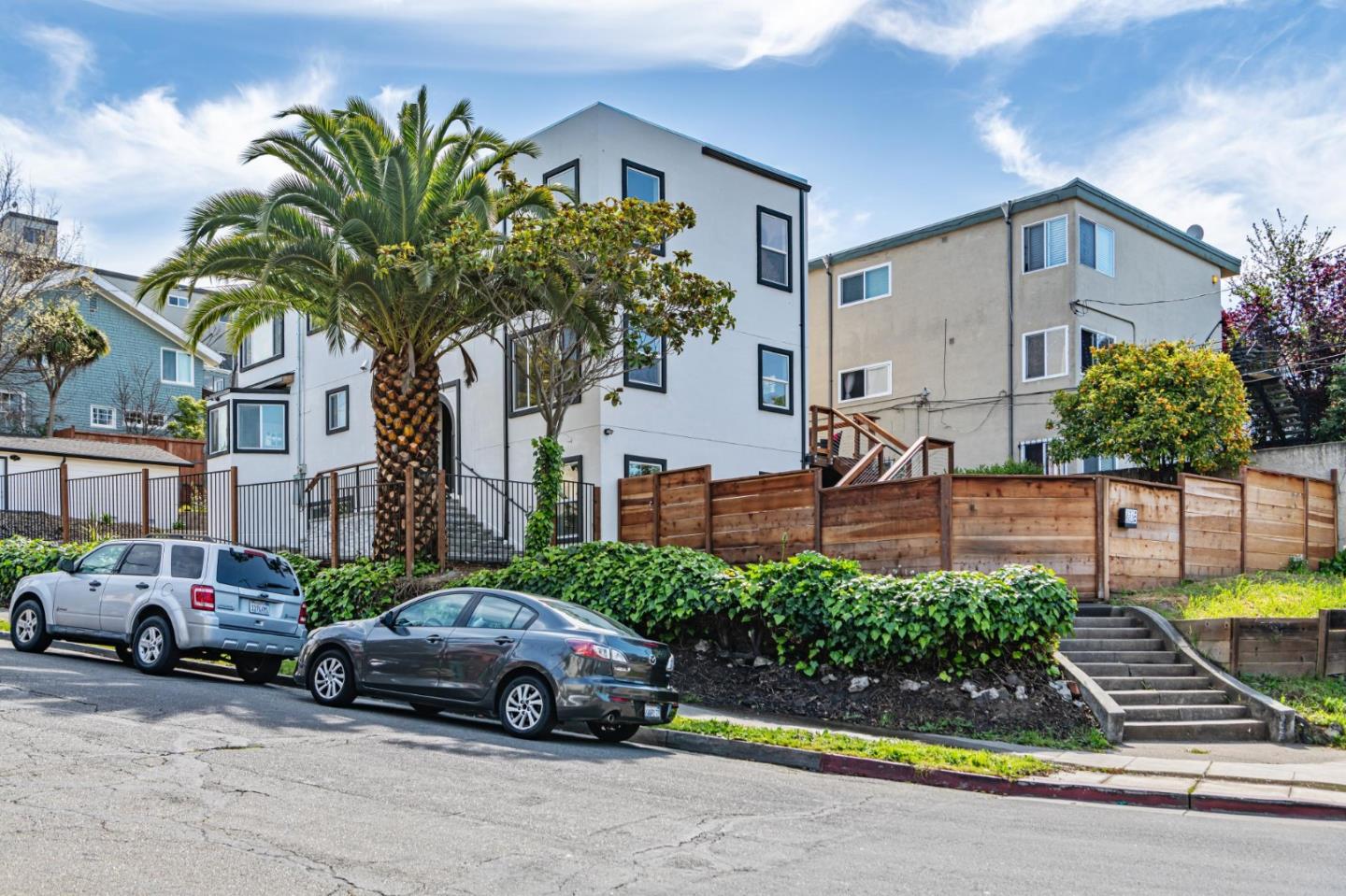 Detail Gallery Image 7 of 59 For 252 Euclid Ave, Oakland,  CA 94610 - 4 Beds | 4/1 Baths