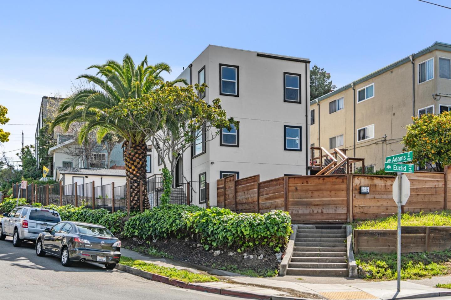 Detail Gallery Image 8 of 59 For 252 Euclid Ave, Oakland,  CA 94610 - 4 Beds | 4/1 Baths