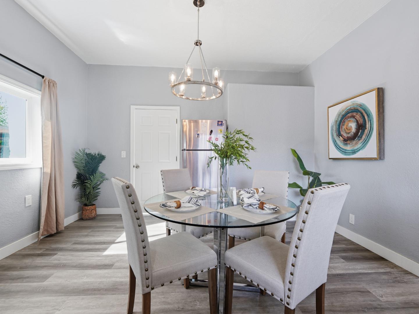 Detail Gallery Image 10 of 26 For 573 Illinois Ave, San Jose,  CA 95125 - 4 Beds | 2 Baths