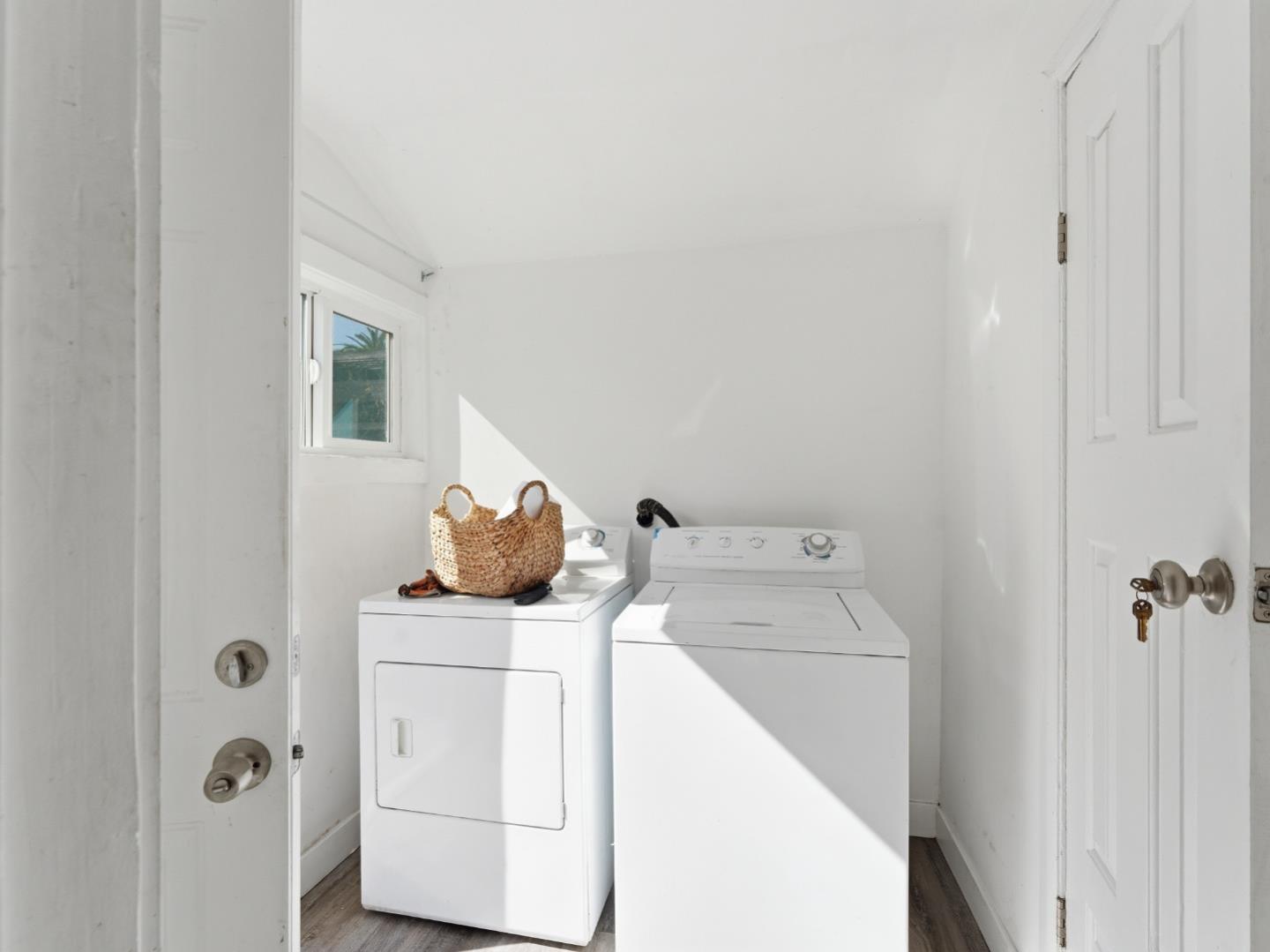 Detail Gallery Image 21 of 26 For 573 Illinois Ave, San Jose,  CA 95125 - 4 Beds | 2 Baths