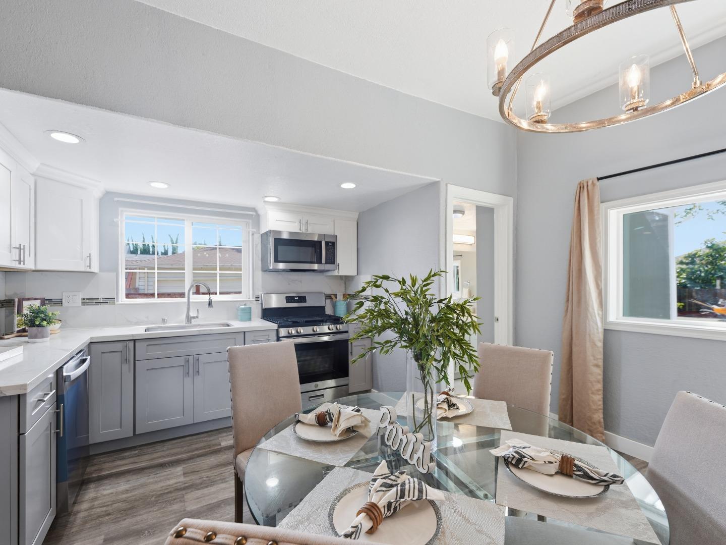 Detail Gallery Image 8 of 26 For 573 Illinois Ave, San Jose,  CA 95125 - 4 Beds | 2 Baths