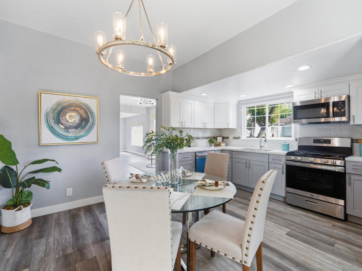 Detail Gallery Image 9 of 26 For 573 Illinois Ave, San Jose,  CA 95125 - 4 Beds | 2 Baths