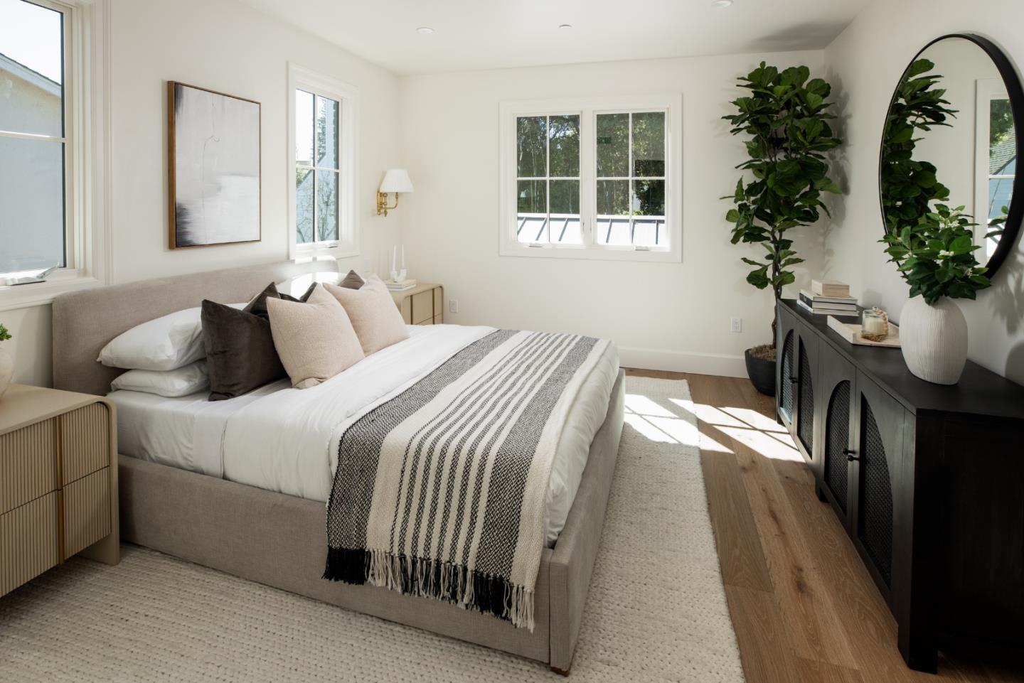 Detail Gallery Image 11 of 23 For 164 Waverley St, Palo Alto,  CA 94301 - 3 Beds | 3/1 Baths