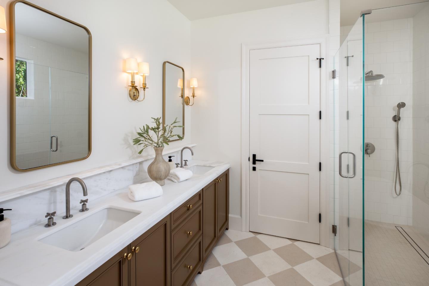 Detail Gallery Image 14 of 23 For 164 Waverley St, Palo Alto,  CA 94301 - 3 Beds | 3/1 Baths