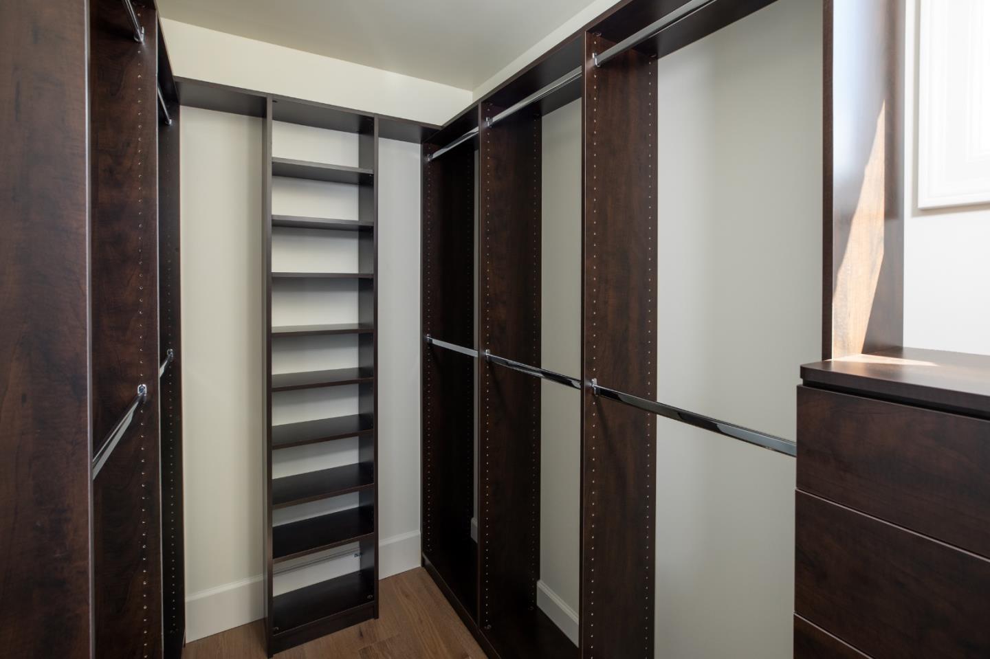 Detail Gallery Image 15 of 23 For 164 Waverley St, Palo Alto,  CA 94301 - 3 Beds | 3/1 Baths