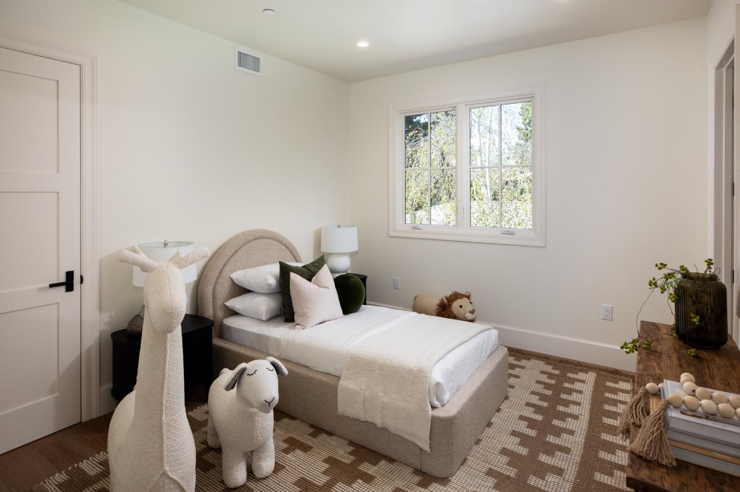 Detail Gallery Image 18 of 23 For 164 Waverley St, Palo Alto,  CA 94301 - 3 Beds | 3/1 Baths