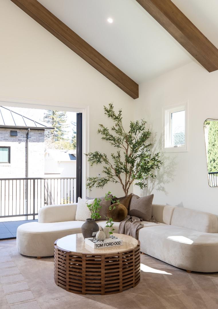 Detail Gallery Image 4 of 23 For 164 Waverley St, Palo Alto,  CA 94301 - 3 Beds | 3/1 Baths