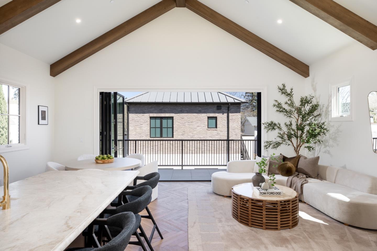 Detail Gallery Image 6 of 23 For 164 Waverley St, Palo Alto,  CA 94301 - 3 Beds | 3/1 Baths