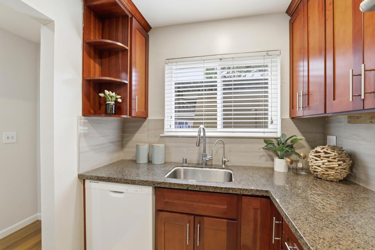 Detail Gallery Image 3 of 42 For 830 Quince Ave #46,  Santa Clara,  CA 95051 - 2 Beds | 1/1 Baths