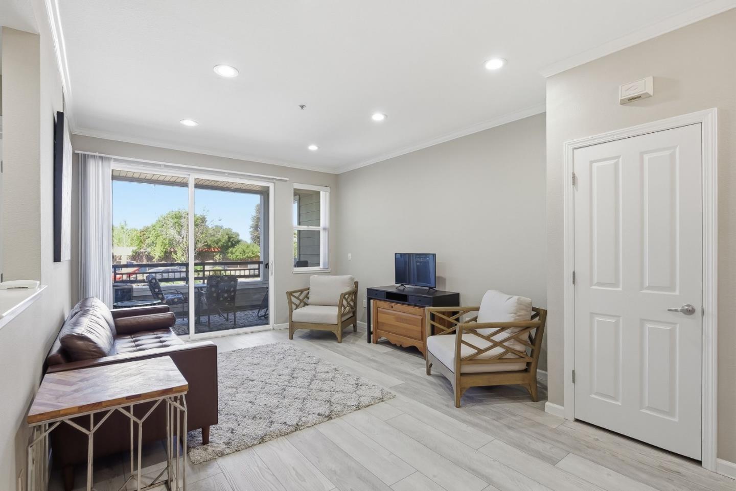 Detail Gallery Image 10 of 37 For 1982 W Bayshore Rd #310,  East Palo Alto,  CA 94303 - 1 Beds | 1 Baths