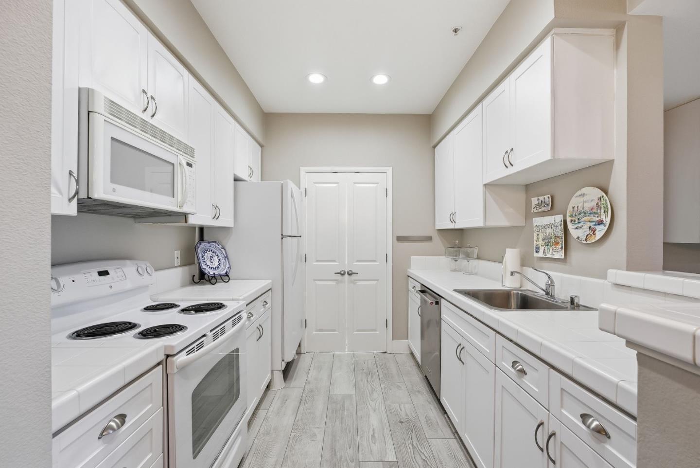 Detail Gallery Image 15 of 37 For 1982 W Bayshore Rd #310,  East Palo Alto,  CA 94303 - 1 Beds | 1 Baths