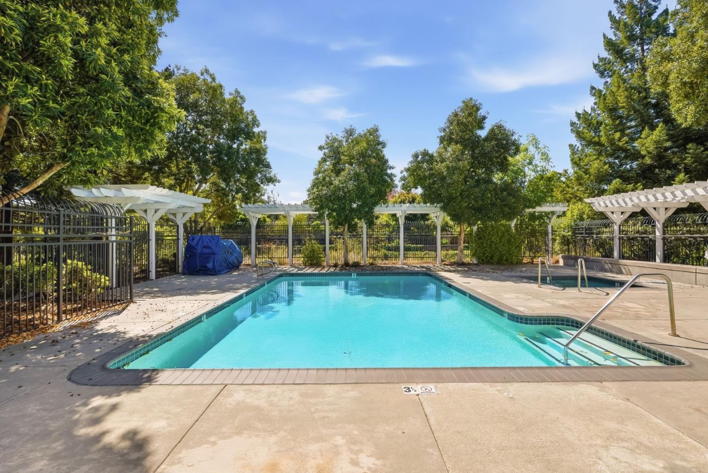 Detail Gallery Image 33 of 37 For 1982 W Bayshore Rd #310,  East Palo Alto,  CA 94303 - 1 Beds | 1 Baths