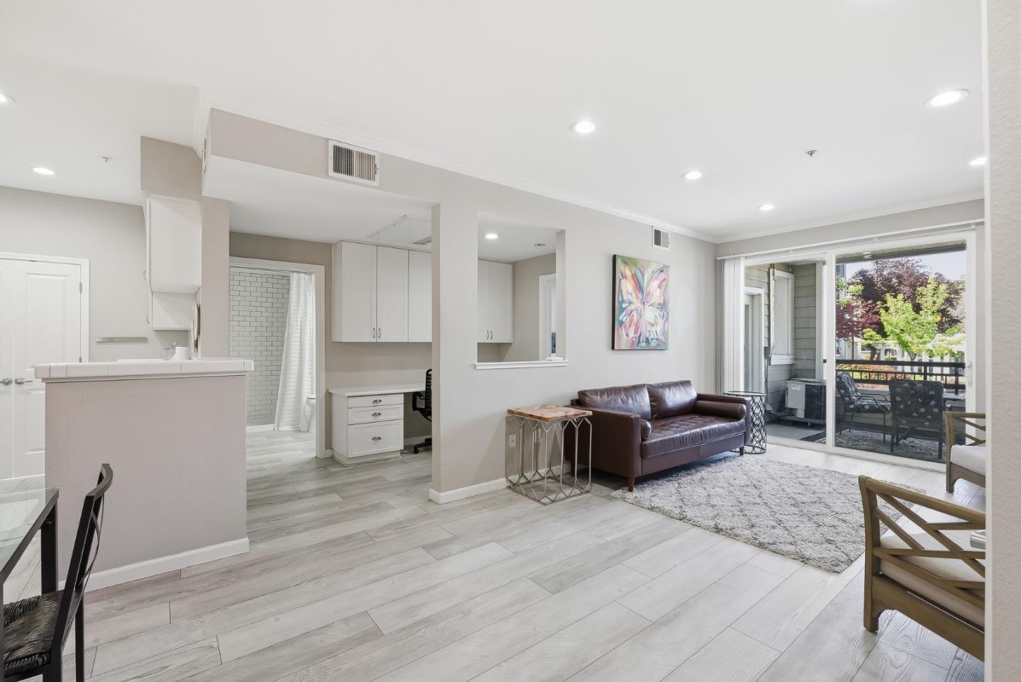 Detail Gallery Image 8 of 37 For 1982 W Bayshore Rd #310,  East Palo Alto,  CA 94303 - 1 Beds | 1 Baths