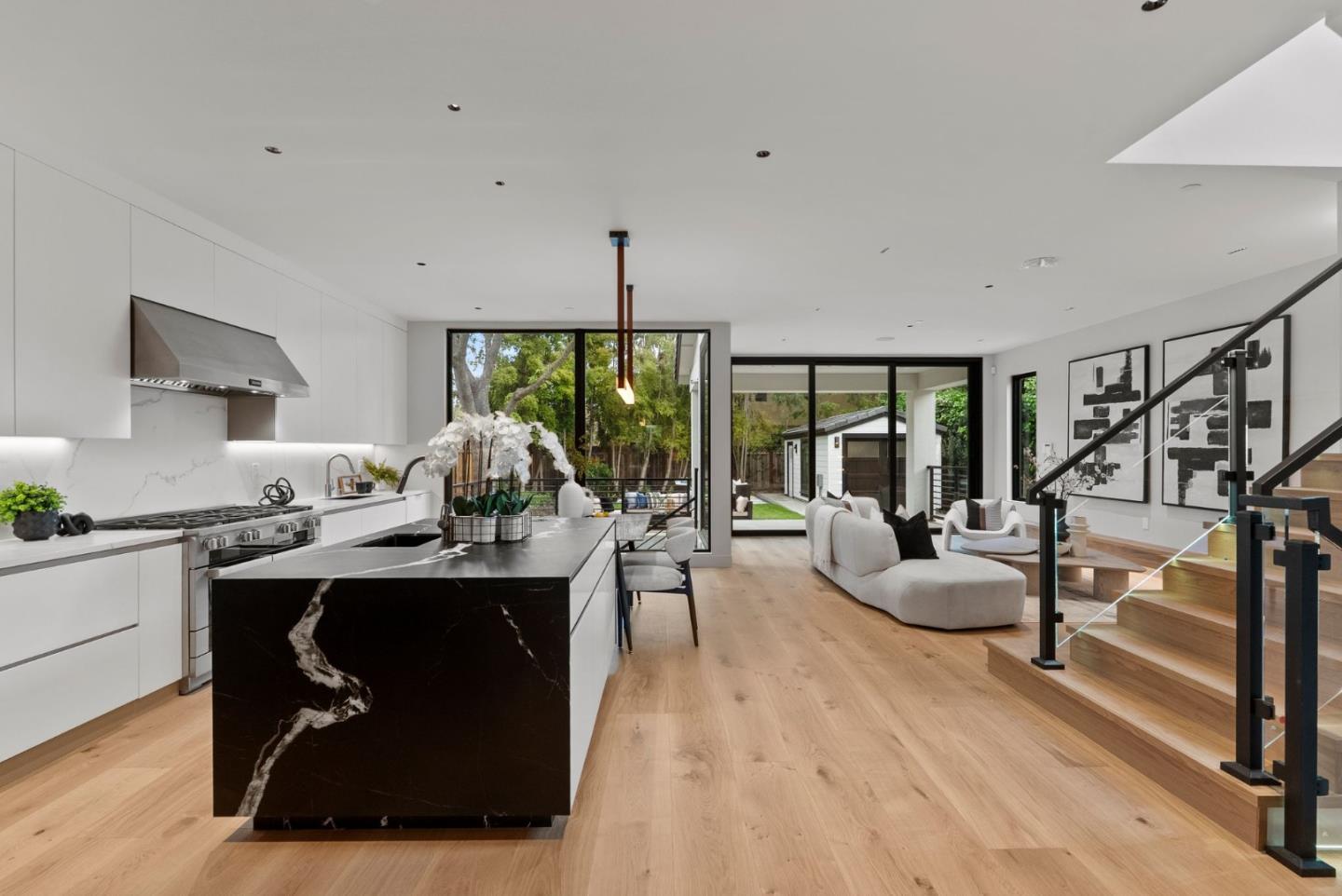 Detail Gallery Image 12 of 68 For 618 Tennyson Ave, Palo Alto,  CA 94301 - 5 Beds | 5/2 Baths