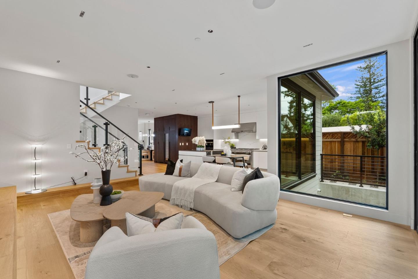 Detail Gallery Image 15 of 68 For 618 Tennyson Ave, Palo Alto,  CA 94301 - 5 Beds | 5/2 Baths