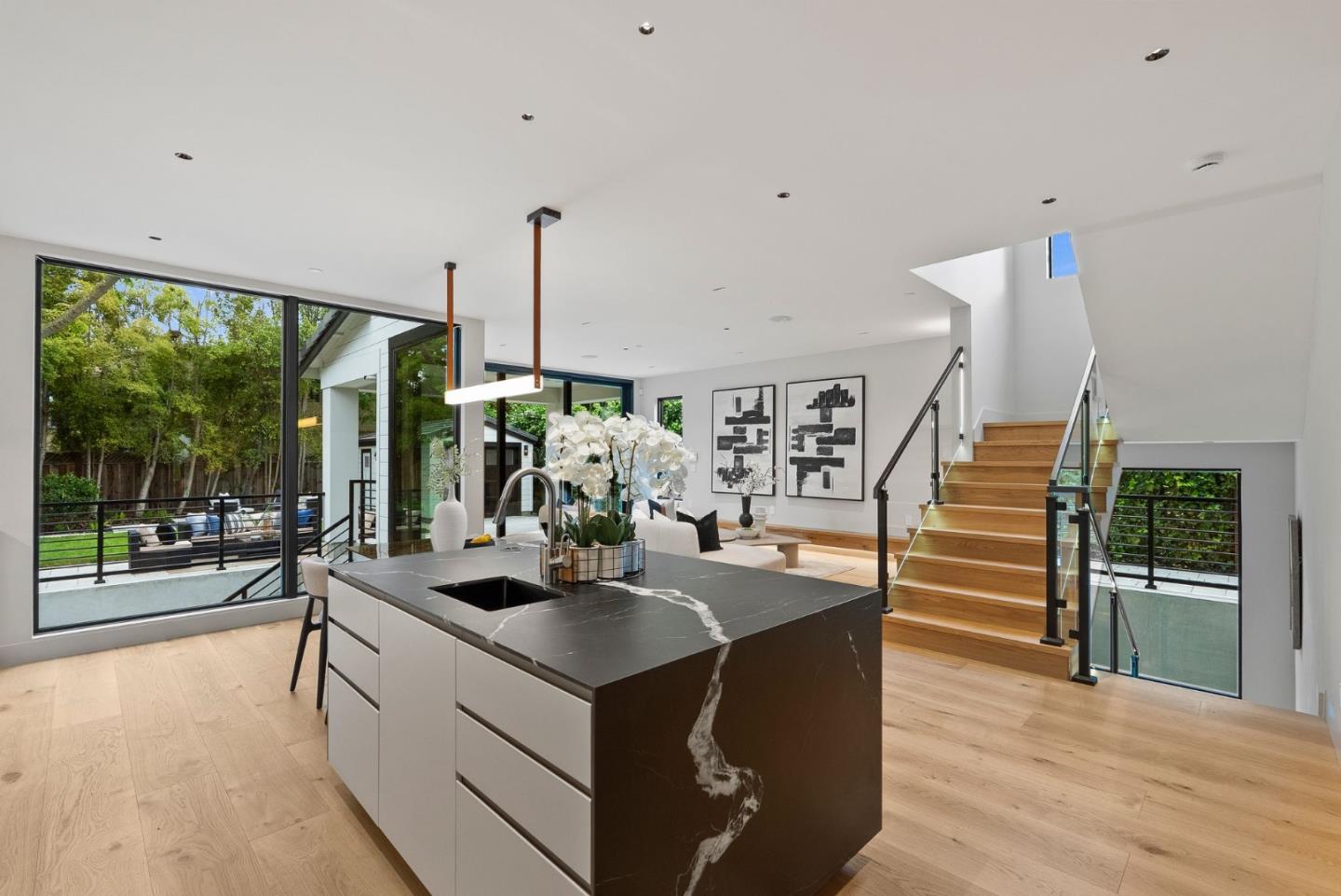 Detail Gallery Image 16 of 68 For 618 Tennyson Ave, Palo Alto,  CA 94301 - 5 Beds | 5/2 Baths