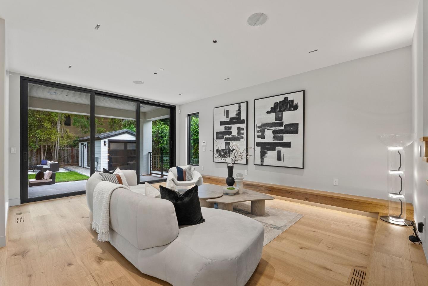 Detail Gallery Image 17 of 68 For 618 Tennyson Ave, Palo Alto,  CA 94301 - 5 Beds | 5/2 Baths