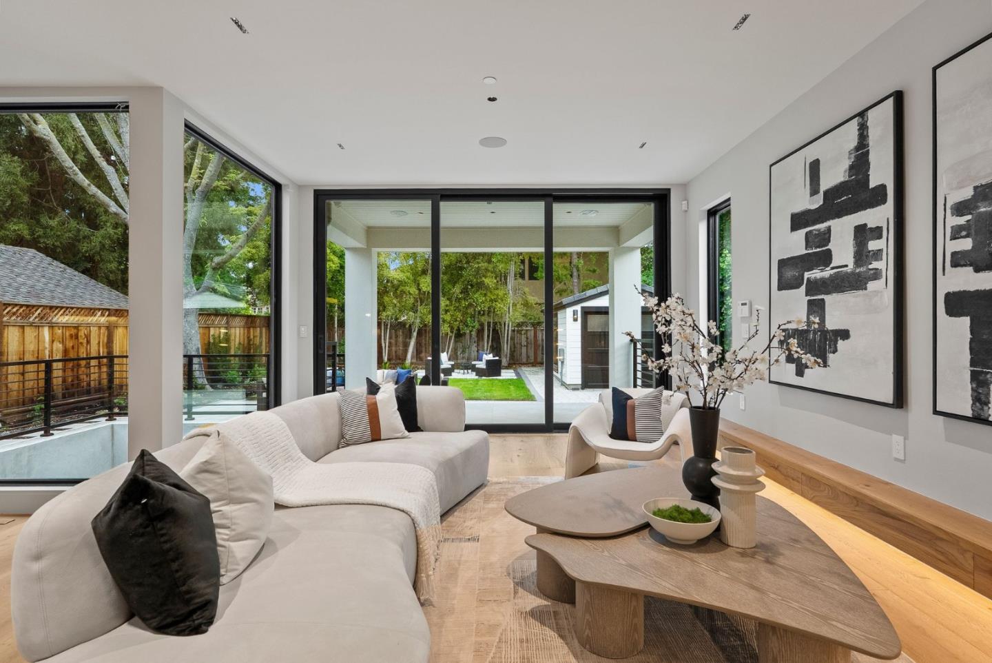 Detail Gallery Image 18 of 68 For 618 Tennyson Ave, Palo Alto,  CA 94301 - 5 Beds | 5/2 Baths