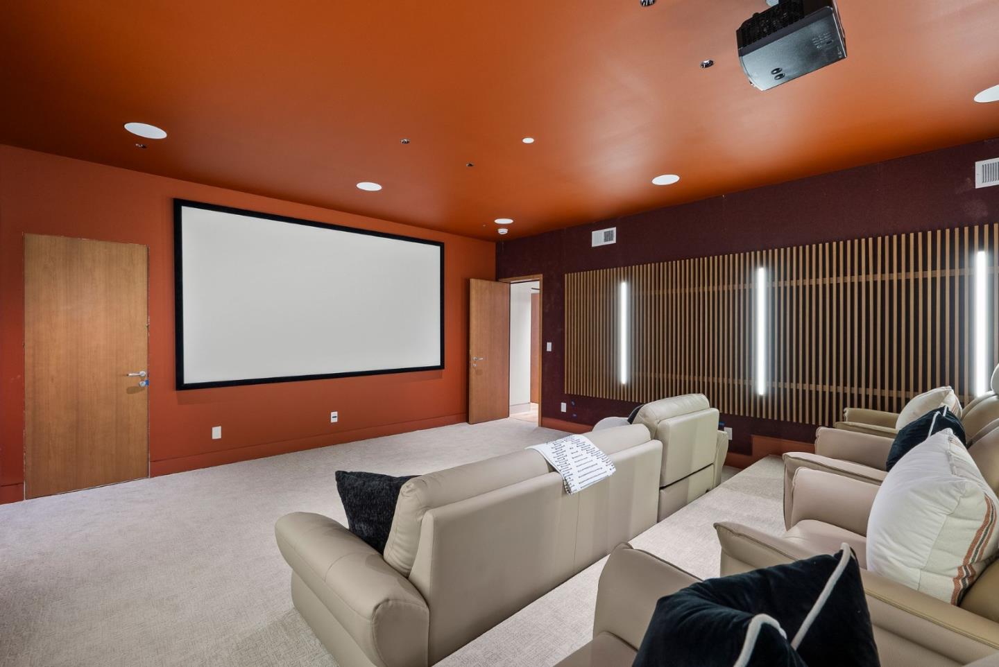 Detail Gallery Image 24 of 68 For 618 Tennyson Ave, Palo Alto,  CA 94301 - 5 Beds | 5/2 Baths