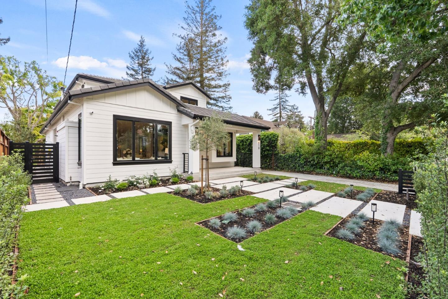 Detail Gallery Image 3 of 68 For 618 Tennyson Ave, Palo Alto,  CA 94301 - 5 Beds | 5/2 Baths