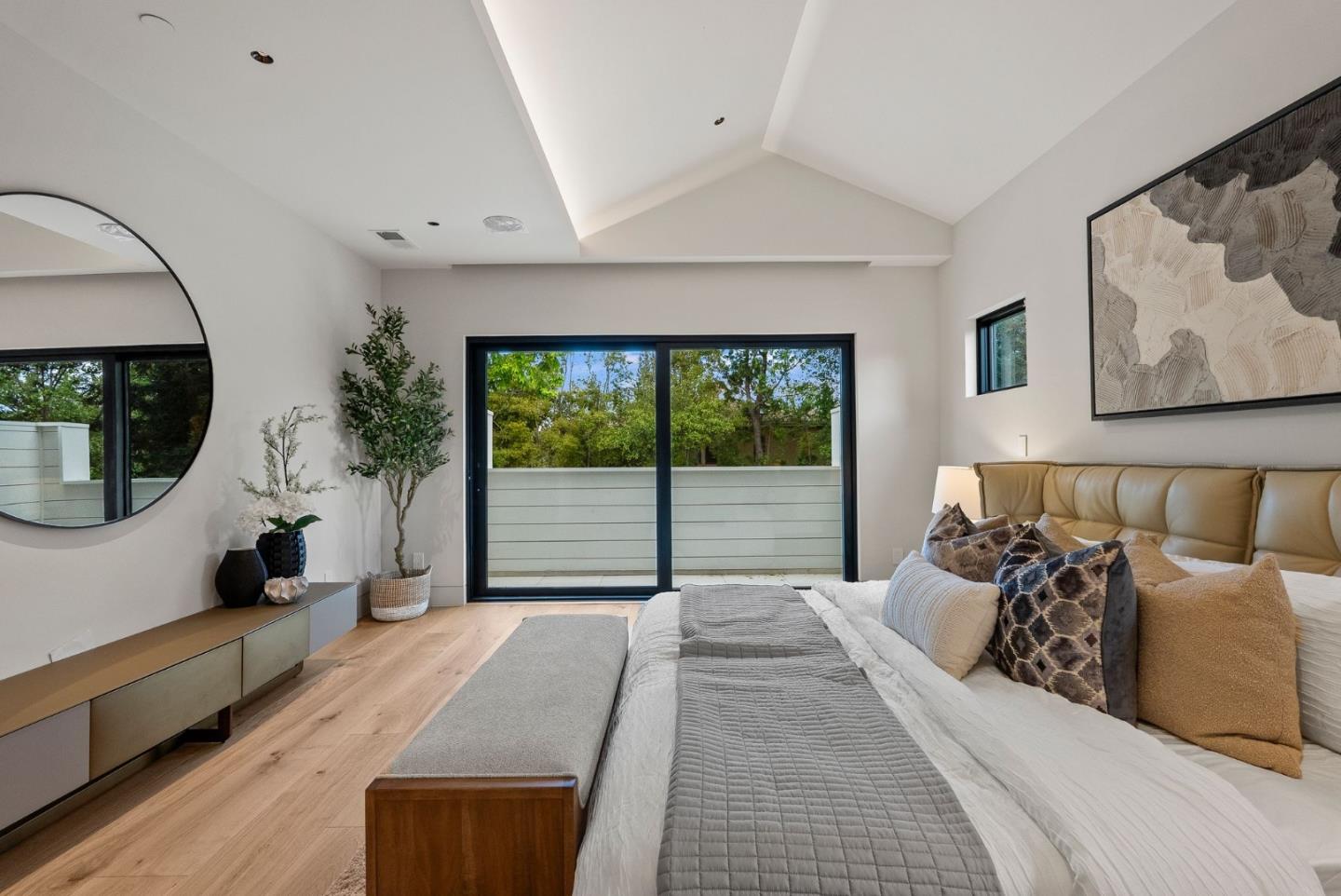 Detail Gallery Image 30 of 68 For 618 Tennyson Ave, Palo Alto,  CA 94301 - 5 Beds | 5/2 Baths