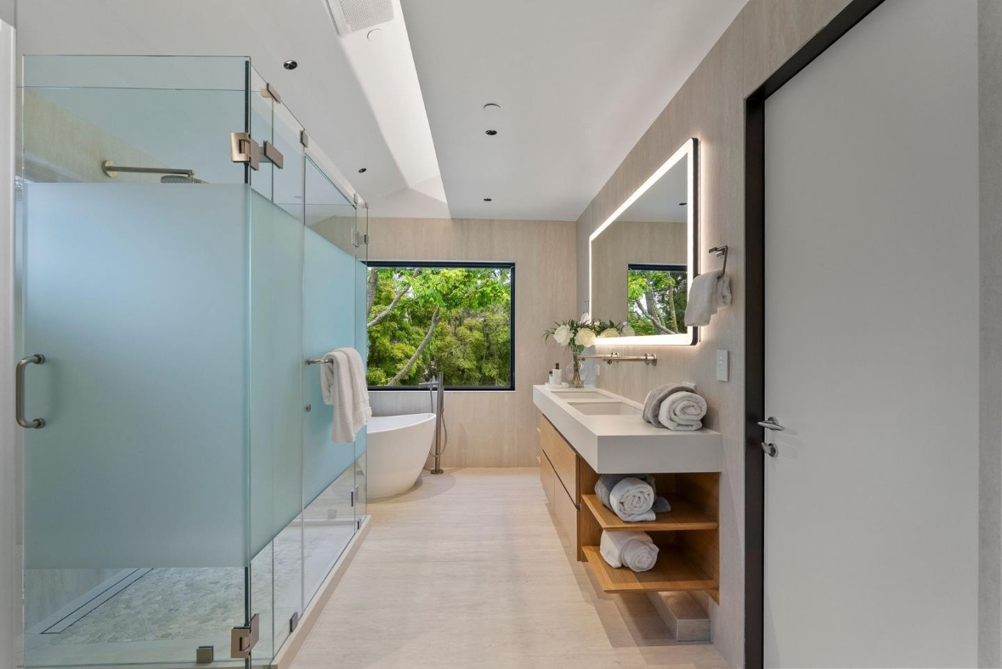 Detail Gallery Image 31 of 68 For 618 Tennyson Ave, Palo Alto,  CA 94301 - 5 Beds | 5/2 Baths