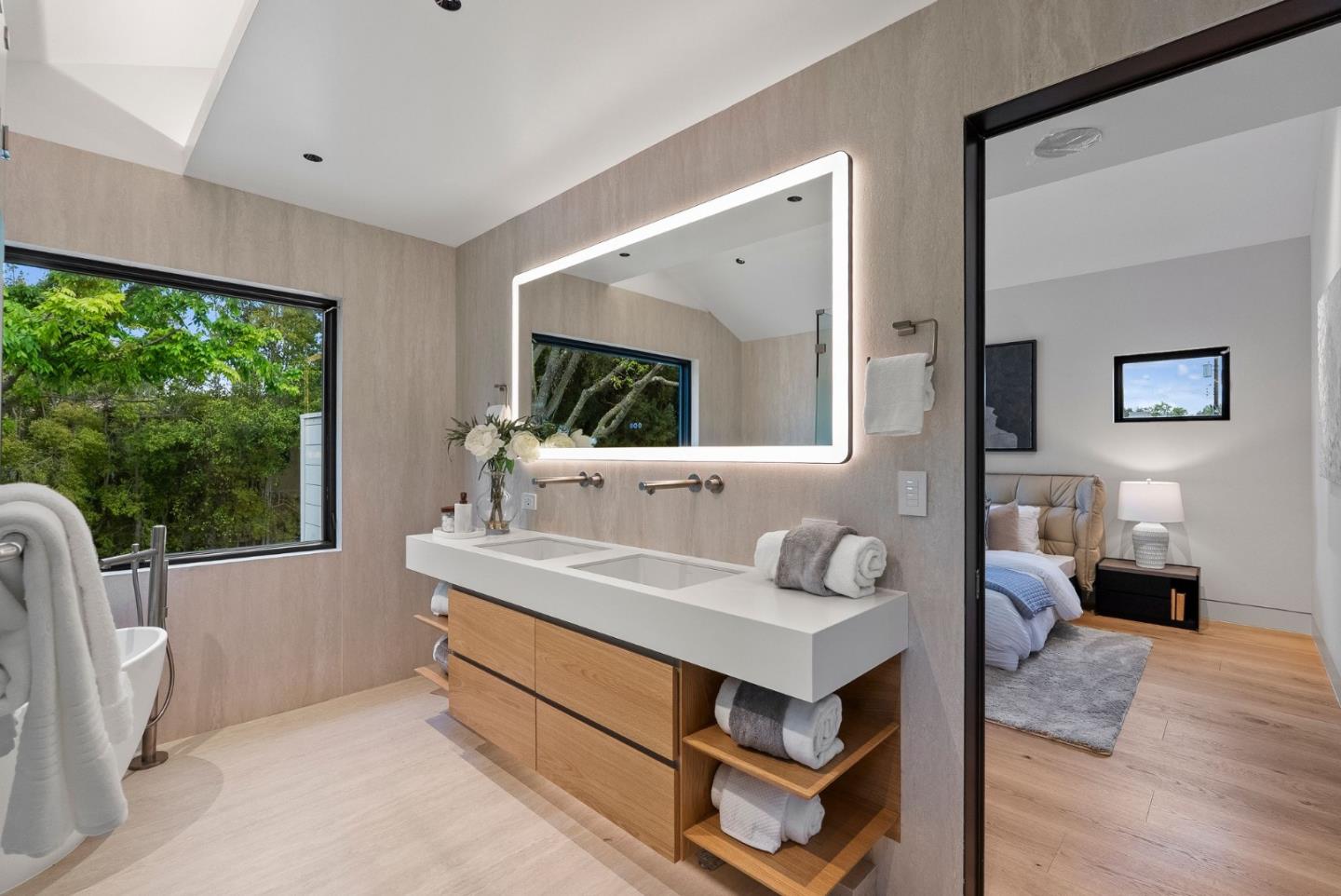 Detail Gallery Image 32 of 68 For 618 Tennyson Ave, Palo Alto,  CA 94301 - 5 Beds | 5/2 Baths