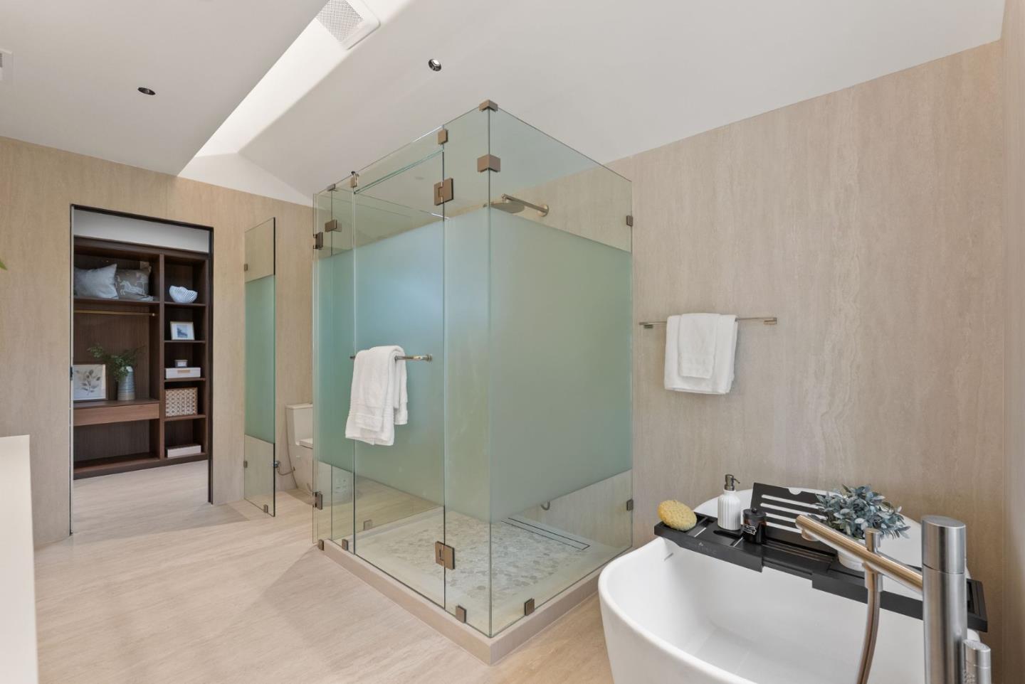 Detail Gallery Image 33 of 68 For 618 Tennyson Ave, Palo Alto,  CA 94301 - 5 Beds | 5/2 Baths