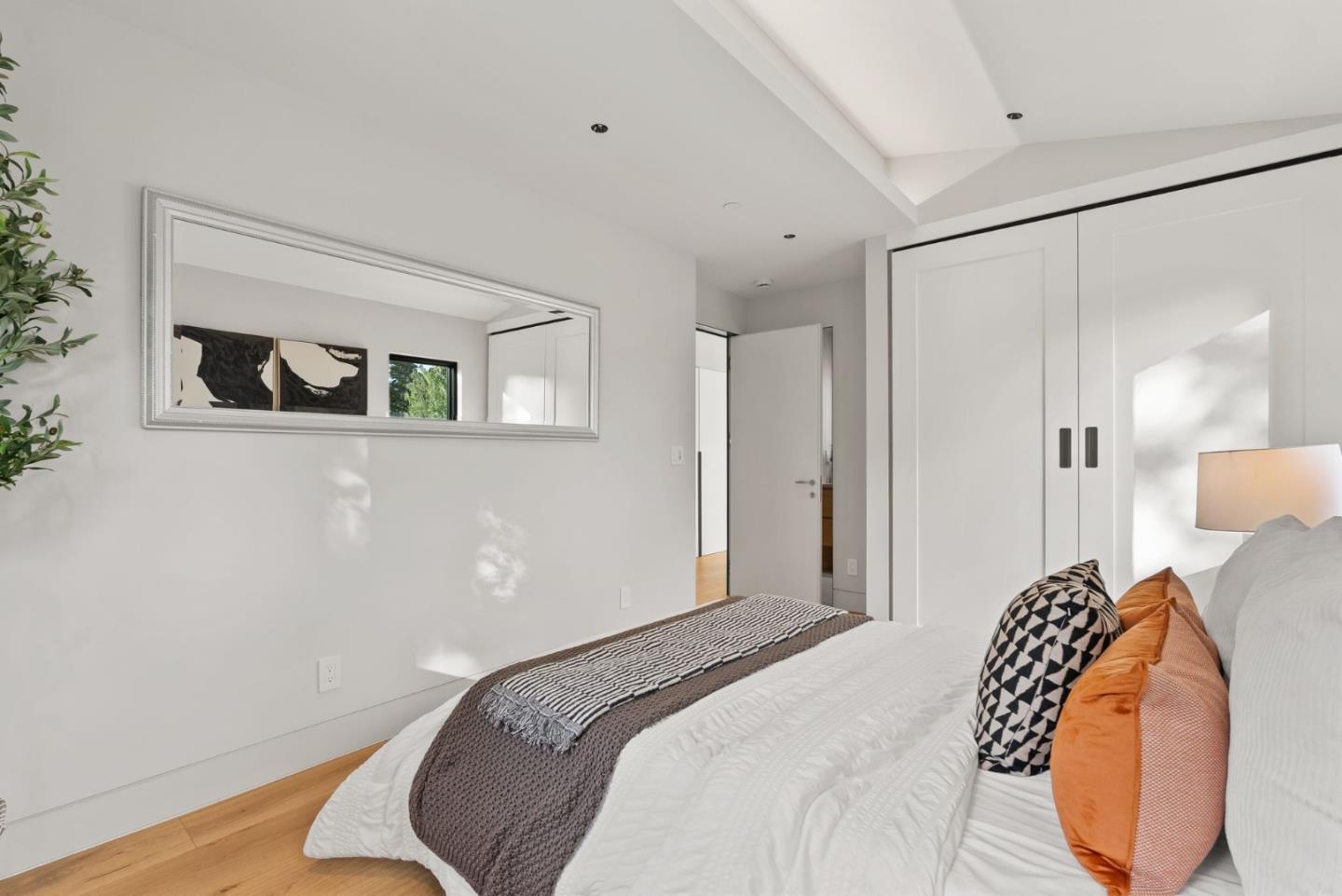 Detail Gallery Image 37 of 68 For 618 Tennyson Ave, Palo Alto,  CA 94301 - 5 Beds | 5/2 Baths