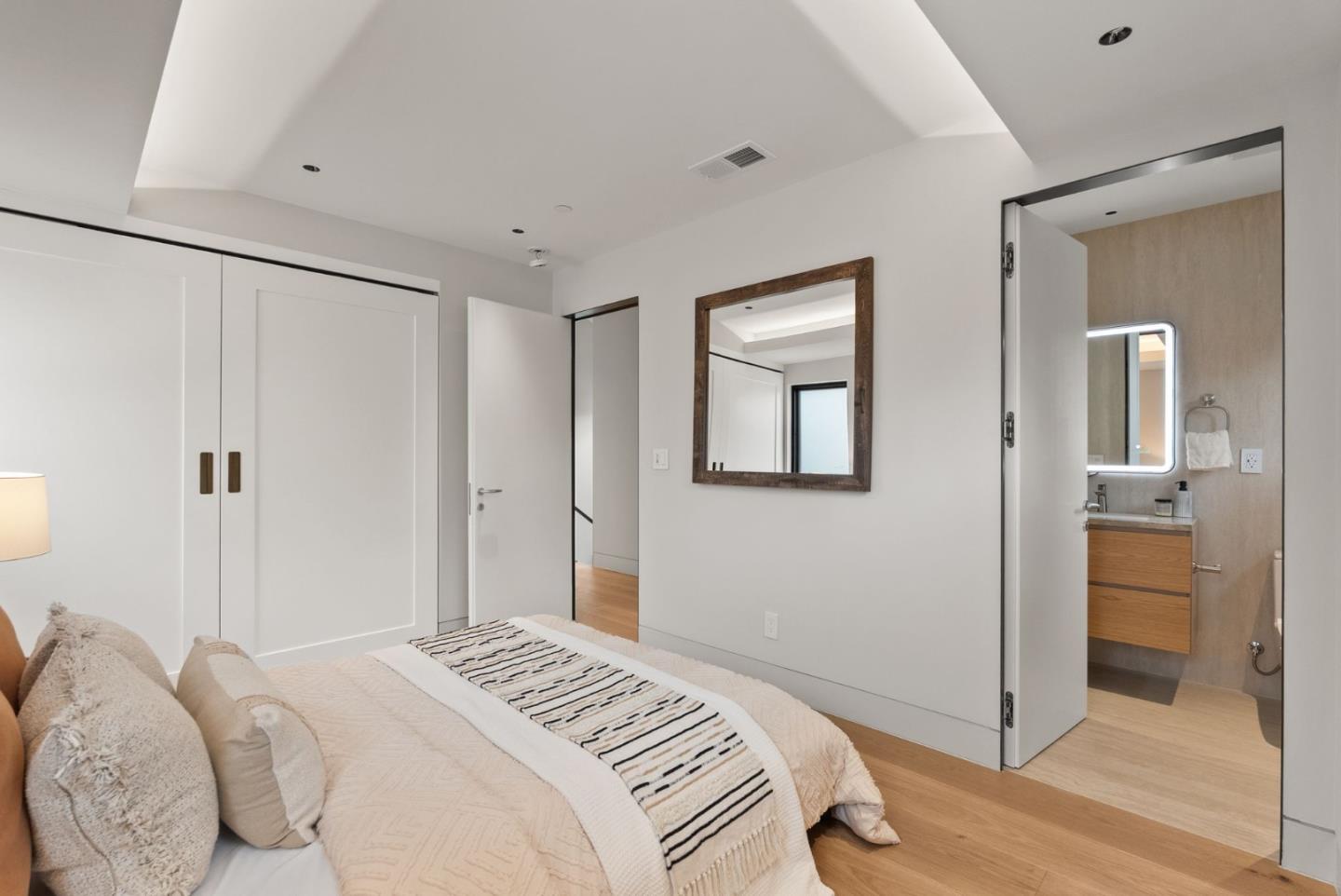 Detail Gallery Image 39 of 68 For 618 Tennyson Ave, Palo Alto,  CA 94301 - 5 Beds | 5/2 Baths