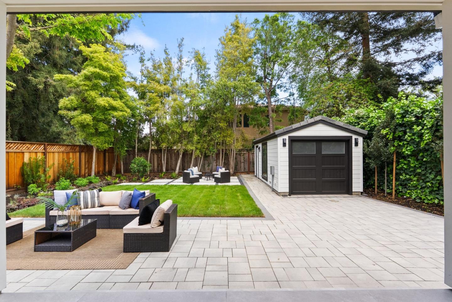 Detail Gallery Image 51 of 68 For 618 Tennyson Ave, Palo Alto,  CA 94301 - 5 Beds | 5/2 Baths