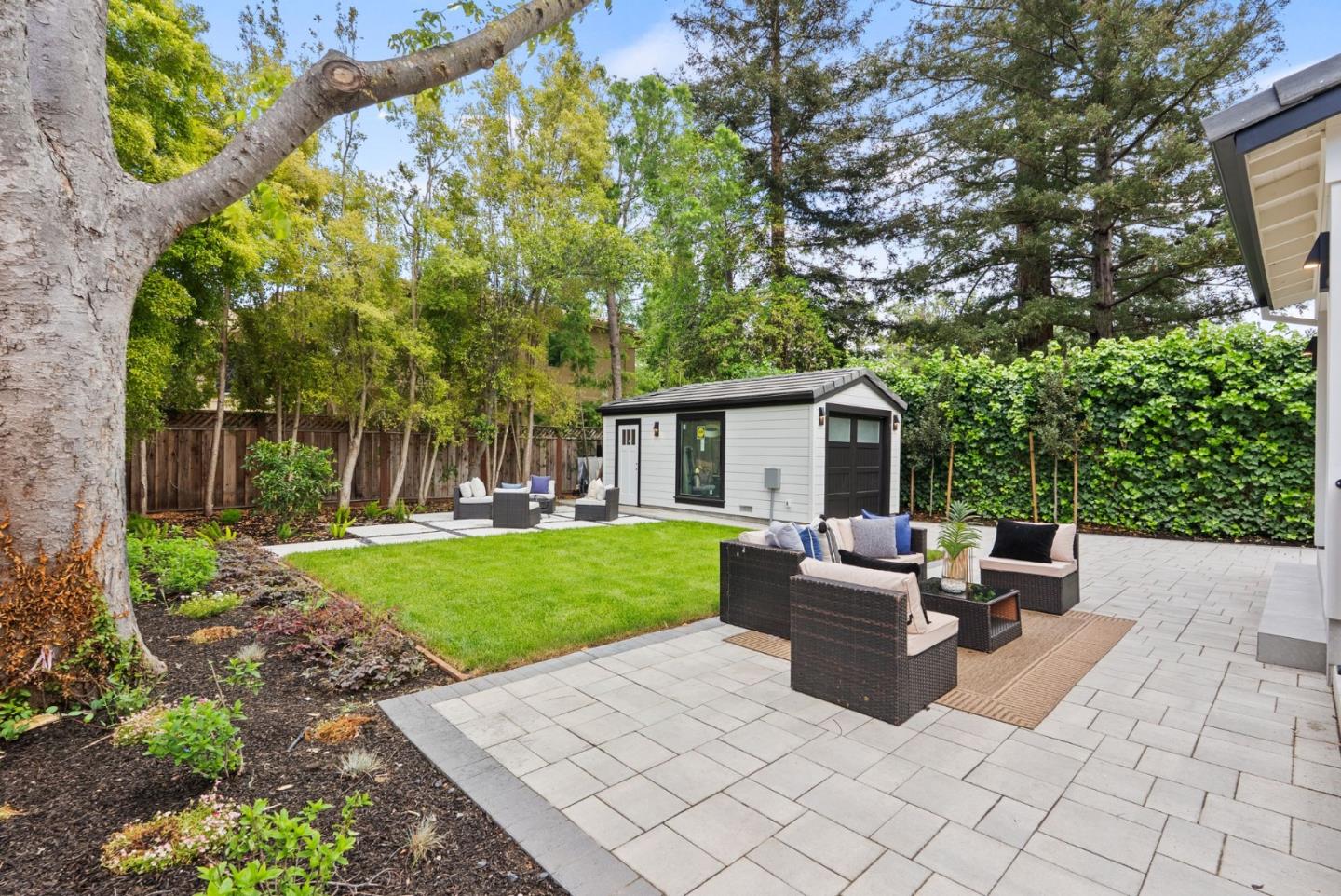 Detail Gallery Image 52 of 68 For 618 Tennyson Ave, Palo Alto,  CA 94301 - 5 Beds | 5/2 Baths