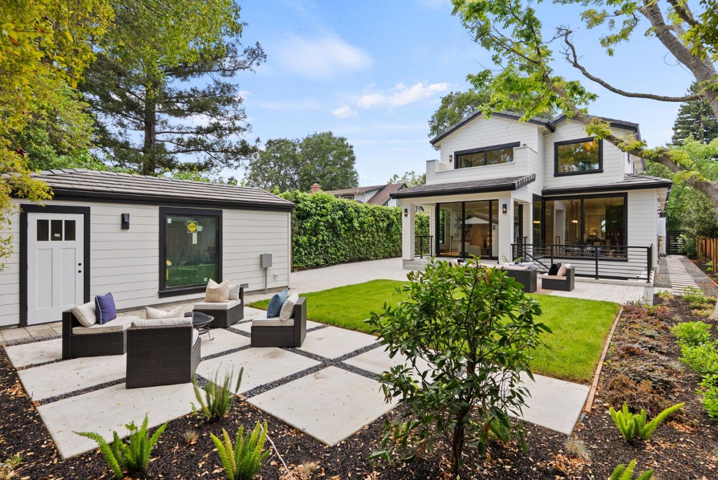 Detail Gallery Image 53 of 68 For 618 Tennyson Ave, Palo Alto,  CA 94301 - 5 Beds | 5/2 Baths