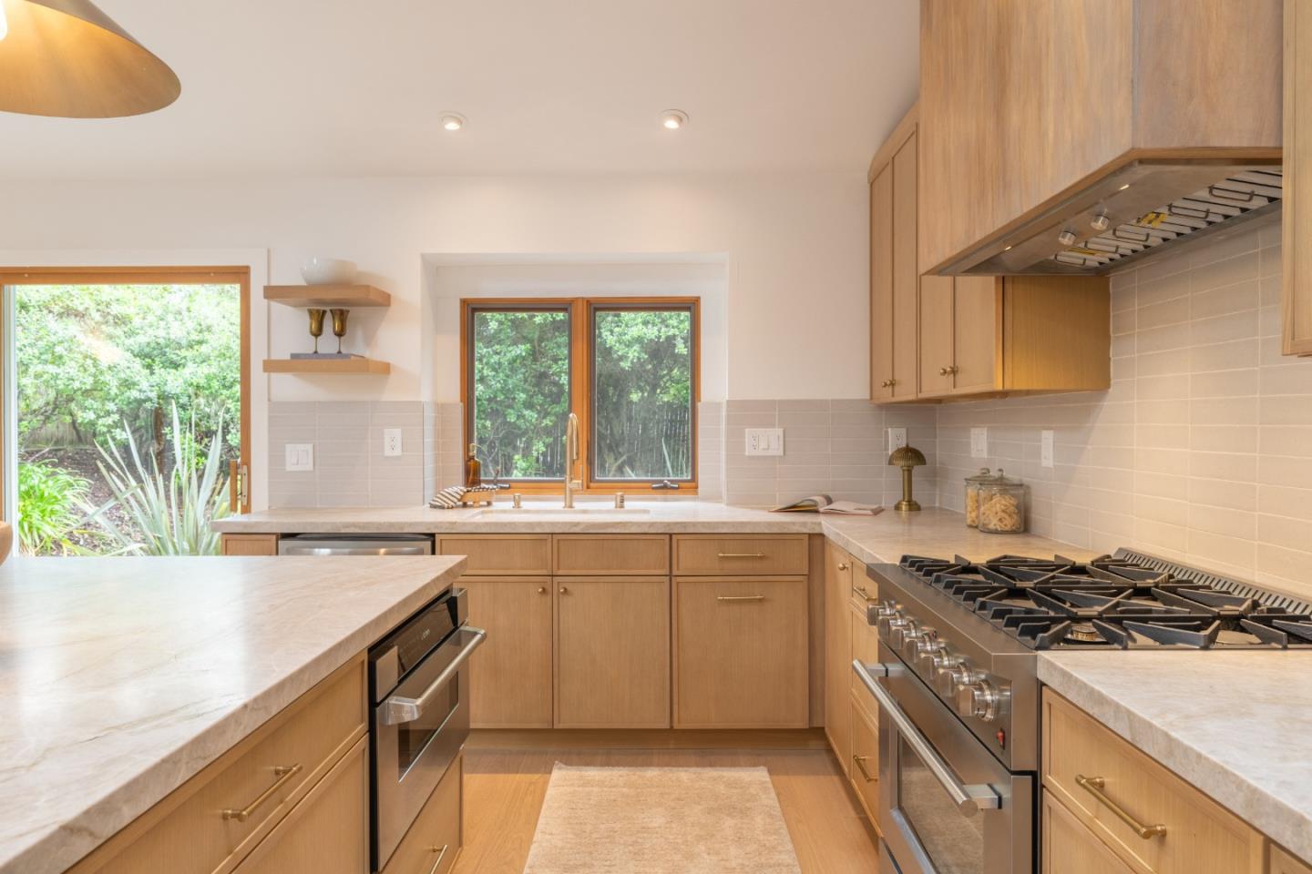 Detail Gallery Image 11 of 31 For 1121 Circle Rd, Pebble Beach,  CA 93953 - 3 Beds | 2/1 Baths